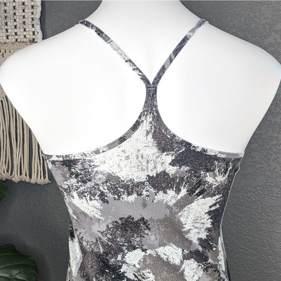 Nike Dri-Fit Exercise Tank Top - Picture 4 of 9